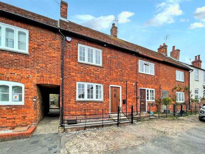 3 Bedroom Terraced House To Rent In High Street, Chinnor, OX39