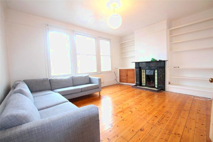 3 Bedroom Flat To Rent In Church Lane, Leytonstone, London, E11