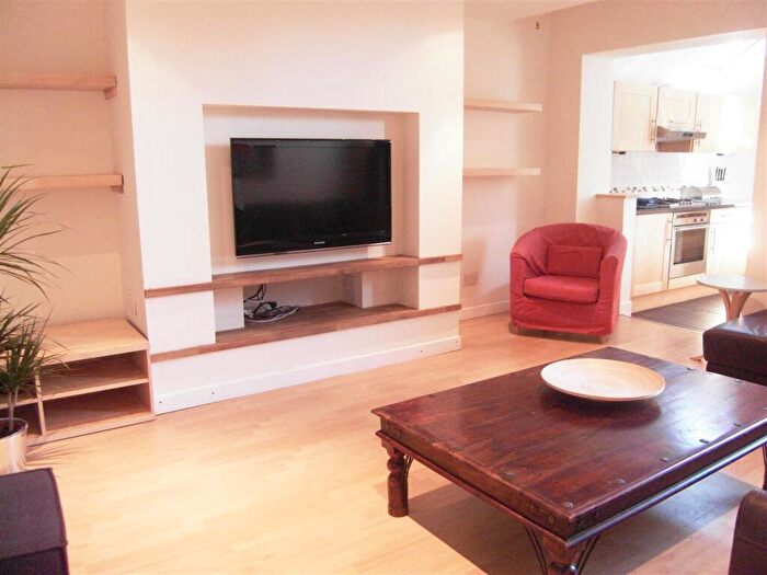 6 Bedroom Apartment To Rent In Hazelwood Avenue, Jesmond, NE2