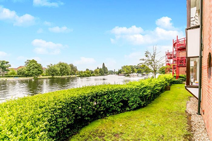 2 Bedroom Flat To Rent In Caversham Wharf, Waterman Place, Reading, RG1