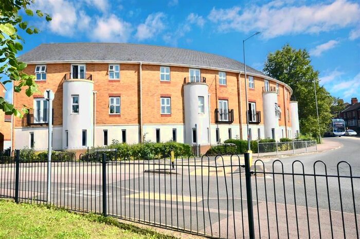 2 Bedroom Flat To Rent In Woodcroft Way, Kettering, NN15