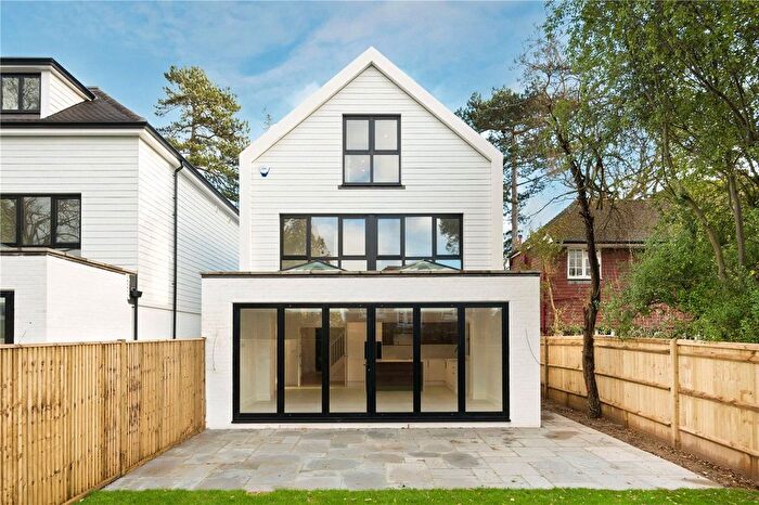 4 Bedroom Detached House To Rent In Stevens Lane, Claygate, KT10