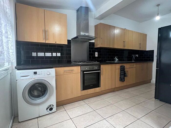 4 Bedroom Terraced House To Rent In Holmwood Road, Ilford, IG3