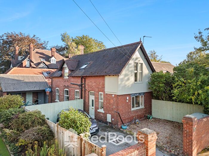 3 Bedroom Detached House For Sale In Kensington Road, WF1