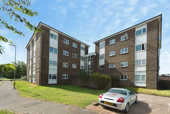 2 Bedroom Flat For Sale In The Anchorage, Gosport, Hampshire, PO12