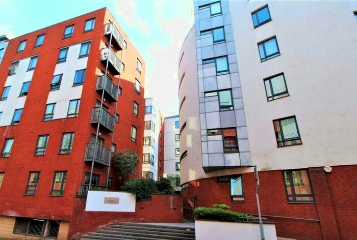 2 Bedroom Flat To Rent In The Citadel, Ludgate Hill, M4