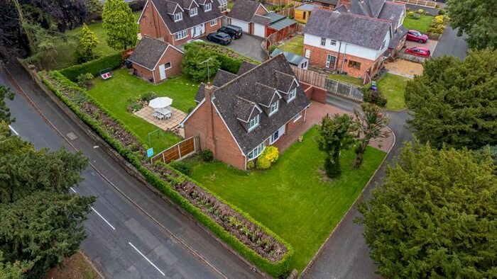 4 Bedroom Detached House For Sale In Charnwood Lodge Wergs Hall Road, Tettenhall, Wolverhampton, WV6