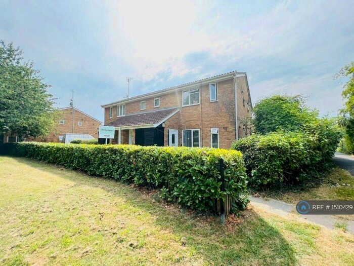 1 Bedroom Flat To Rent In Stratton, Swindon, SN3