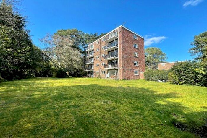 2 Bedroom Flat To Rent In - Western Road, Poole, BH13