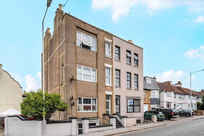 1 Bedroom Flat For Sale In St. Peters Road, Margate, CT9