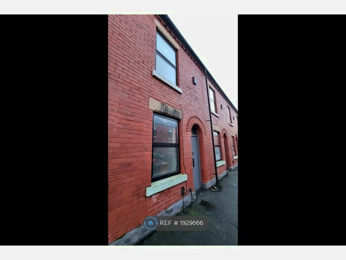 3 Bedroom Terraced House To Rent In Laburnum Street, Salford, M6