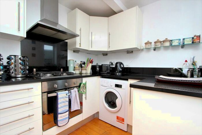 2 Bedroom Apartment To Rent In Alexandra Park Road, Alexandra Park, N22