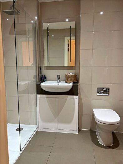2 Bedroom Flat For Sale In Glenbrook Apartments, Hammersmith, W6