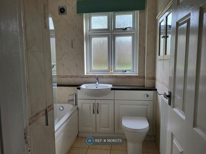 1 Bedroom Flat To Rent In Sedgley, Sedgley, DY3