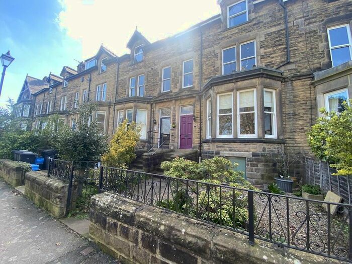2 Bedroom Flat To Rent In Mornington Crescent, Harrogate, HG1