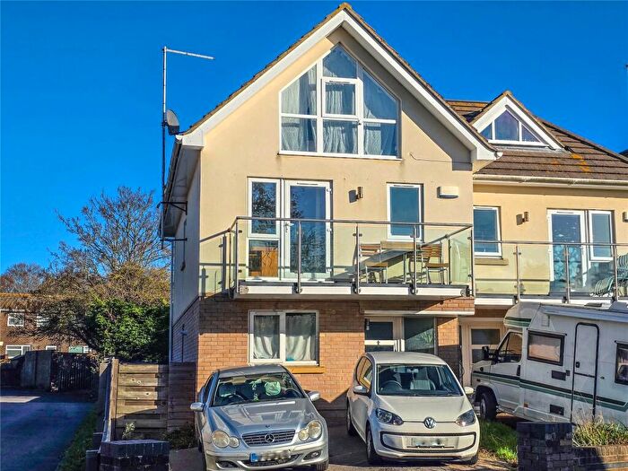 6 Bedroom Semi-Detached House For Sale In Lake Road, Hamworthy, Poole, Dorset, BH15