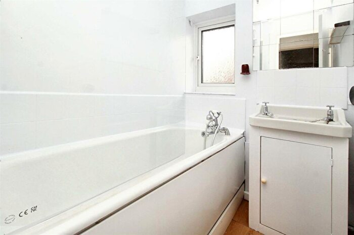 3 Bedroom Terraced House For Sale In Nether Priors, Basildon, SS14
