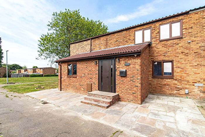 6 Bedroom End Of Terrace House To Rent In Buckerills, Basildon, SS13