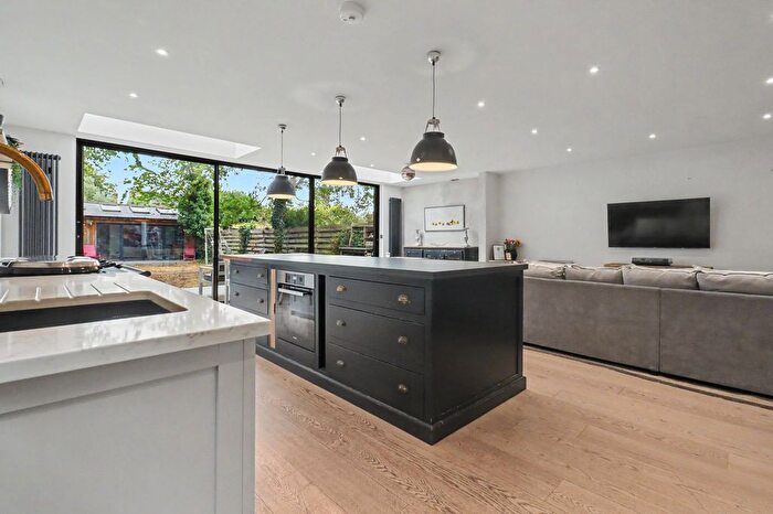 6 Bedroom Detached House For Sale In Kent Road, East Molesey, KT8