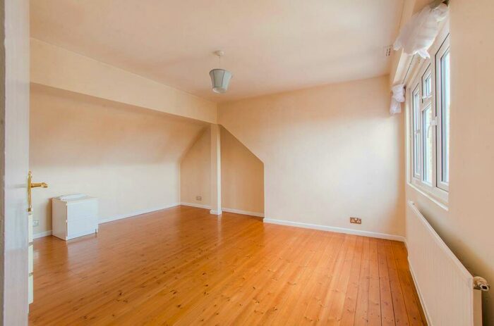 4 Bedroom House To Rent In Haddington Road, Downham, Bromley, BR1