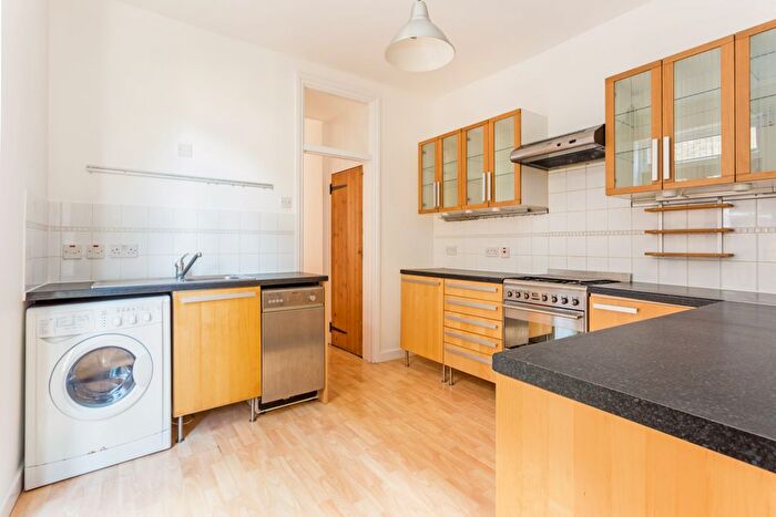 1 Bedroom Flat To Rent In Mafeking Avenue, Brentford, London, TW8