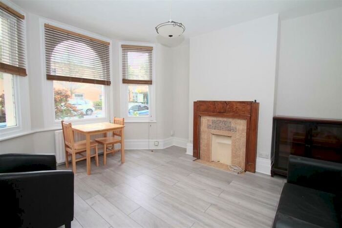 1 Bedroom Flat To Rent In Tottenhall Road, Palmers Green, London, N13
