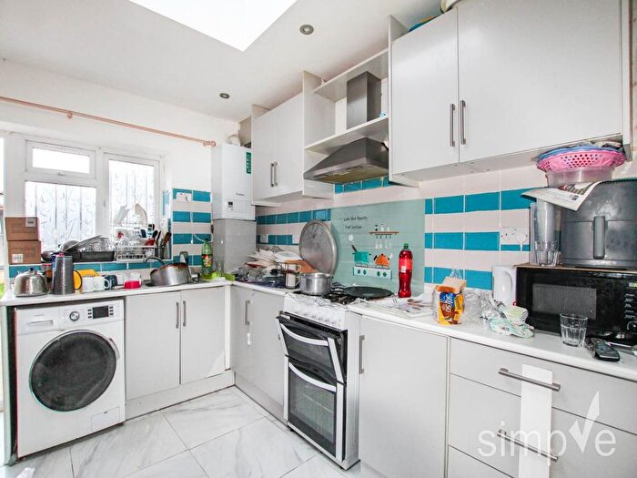 5 Bedroom Property To Rent In Princes Park Close, Hayes, Middlesex, UB3