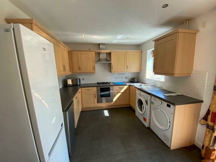 4 Bedroom Town House To Rent In Raleigh Close, Trent Vale, ST4
