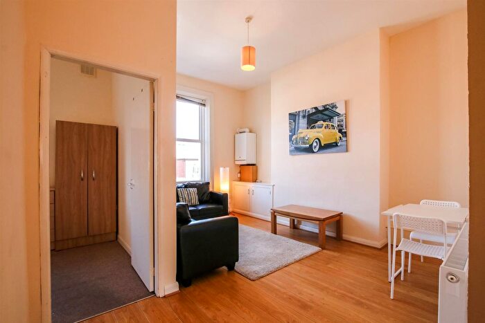 2 Bedroom Flat To Rent In Grosvenor Road, Jesmond, Newcastle Upon Tyne, NE2