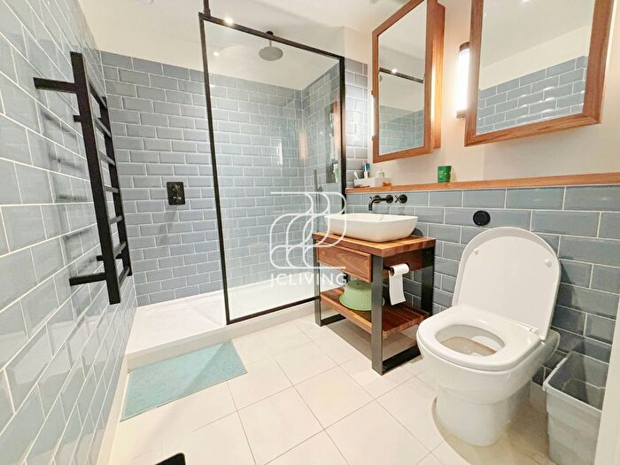 1 Bedroom Flat To Rent In Merino Gardens, London, E1W
