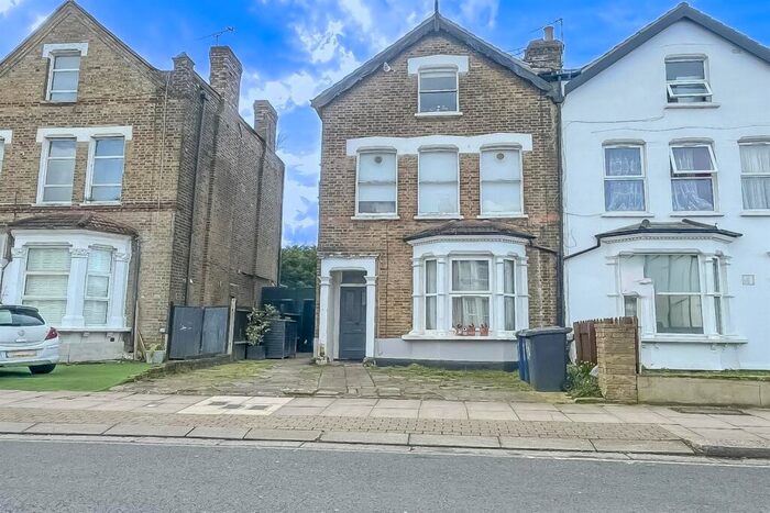1 Bedroom Flat To Rent In Station Road, Finchley Central, N3