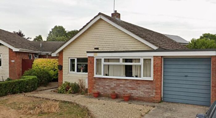 3 Bedroom Detached Bungalow To Rent In Connolly Drive, Carterton, OX18