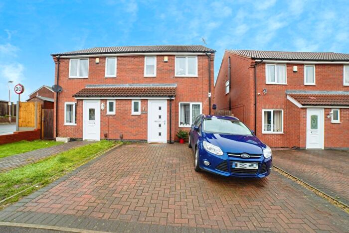 3 Bedroom Semi Detached House For Sale In Broomhill Lane, Mansfield, Nottinghamshire, NG19