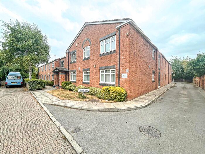 2 Bedroom Flat For Sale In Ronald Court, Avenue Road, Stoneygate, LE2