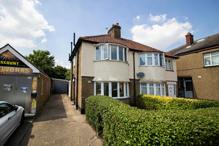 2 Bedroom End Of Terrace House To Rent In Upper Wickham Lane, Welling, DA16