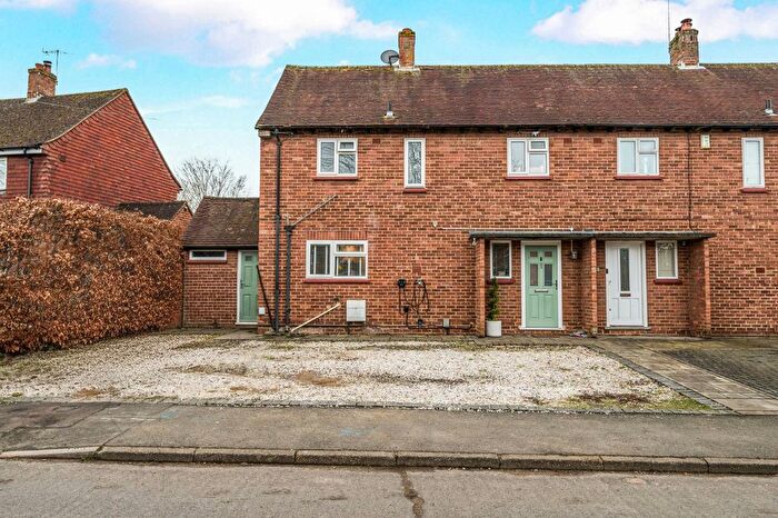 3 Bedroom Semi Detached House For Sale In Burpham, Guildford, Surrey, GU4
