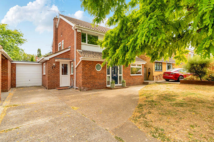 Property For Sale In Lambourne Drive, Maidenhead, Berkshire, SL6