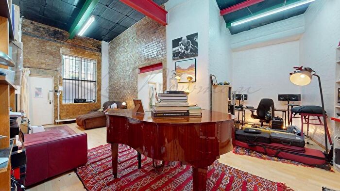 Studio To Rent In Tudor Road, Hackney, E9