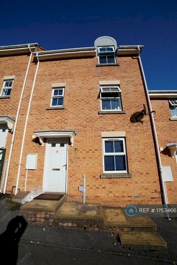 5 Bedroom Terraced House To Rent In Casson Drive, Stapleton, Bristol, BS16
