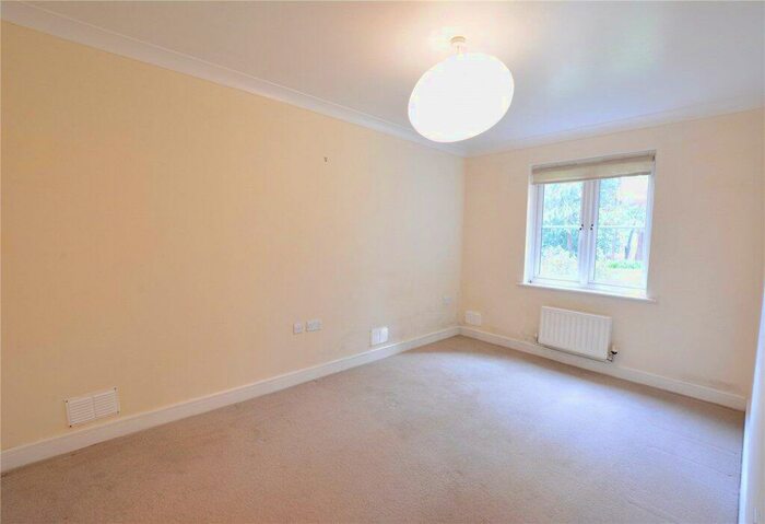2 Bedroom Apartment To Rent In The Cloisters, London Road Burpham Guildford, GU1