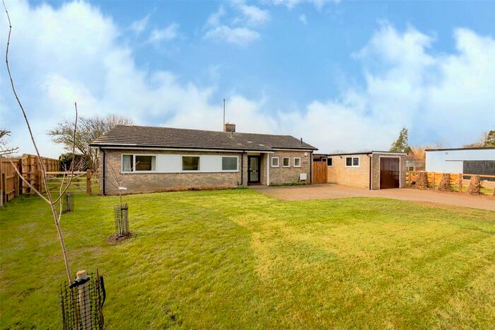 3 Bedroom Bungalow To Rent In Longstanton Road, Over, Cambridge, CB24