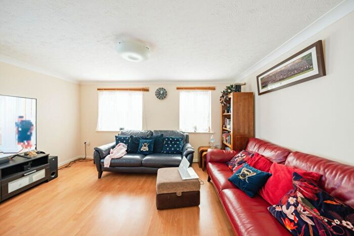 5 Bedroom Terraced House For Sale In Redbourne Drive, London, SE28