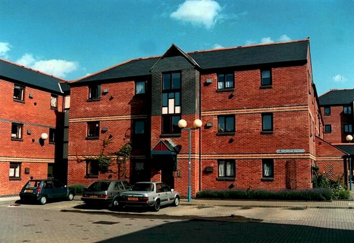 1 Bedroom Flat To Rent In St Nicholas Square, Swansea, SA1