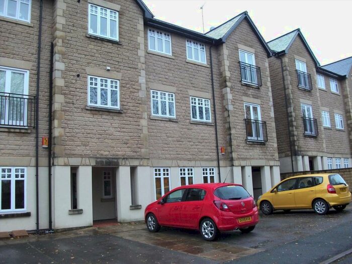 2 Bedroom Flat To Rent In The Colonnade, Lancaster, LA1