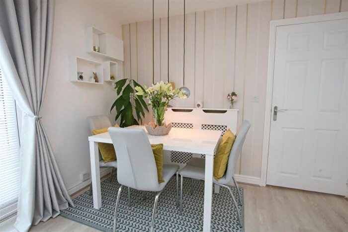 2 Bedroom End Terrace House For Sale In Aidans Close, Doncaster, DN2