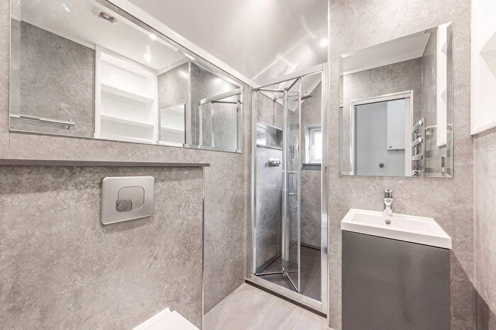 Studio To Rent In Spencer Road, Hounslow, London, W4