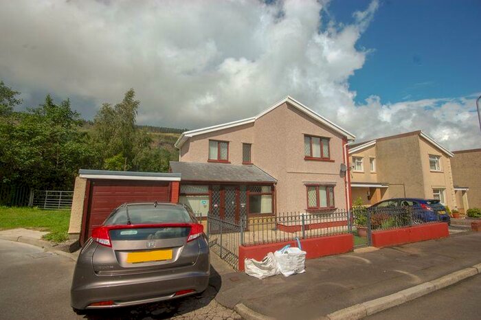 3 Bedroom Detached House To Rent In Heol Tonmaen, Neath, SA11
