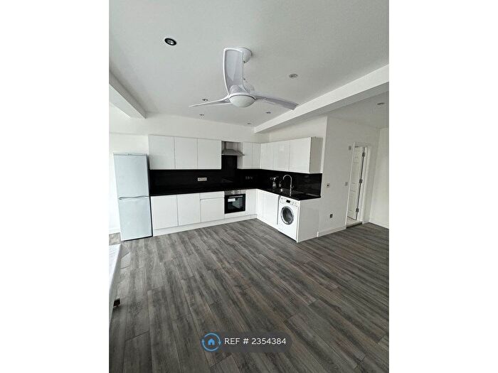 1 Bedroom Flat To Rent In London Road, Morden, SM4