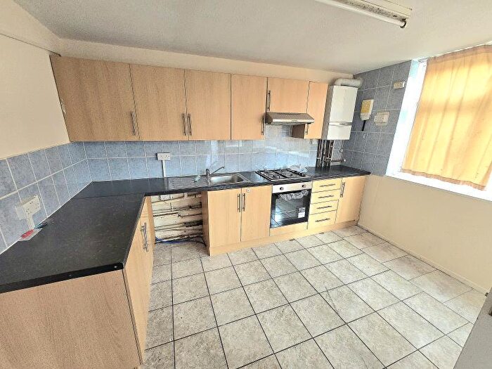 2 Bedroom Flat To Rent In Edgecot Grove, Tottenham, N15