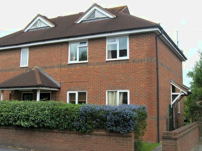 2 Bedroom Flat To Rent In Walking Distance Of The Town And Station, SL7